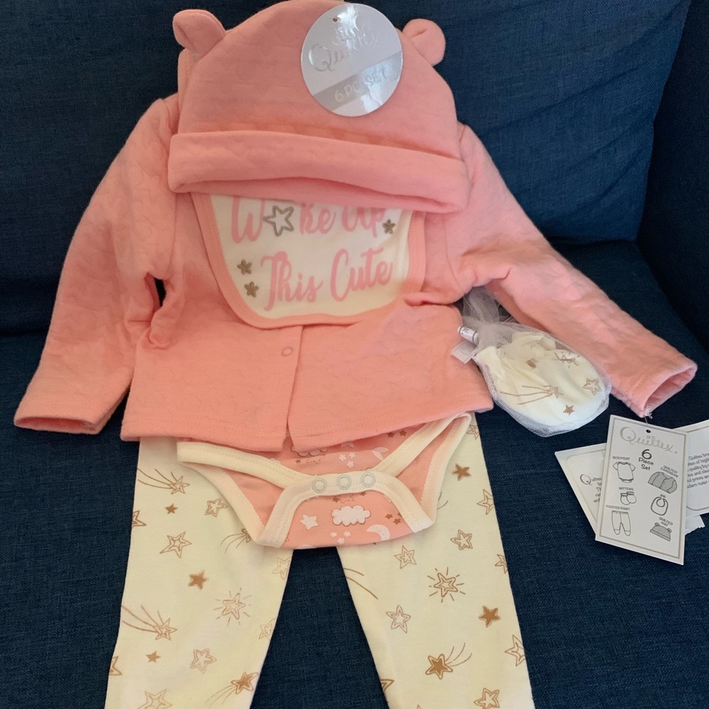 NWT Quiltex 6 piece baby layette set.